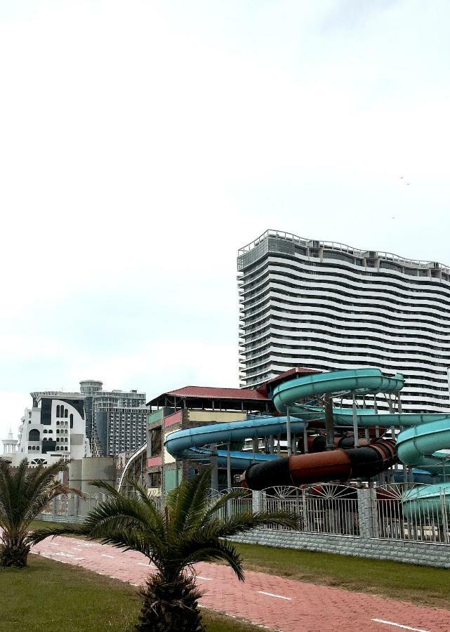 Orbi Sea Towers Apartments Batumi Exterior foto